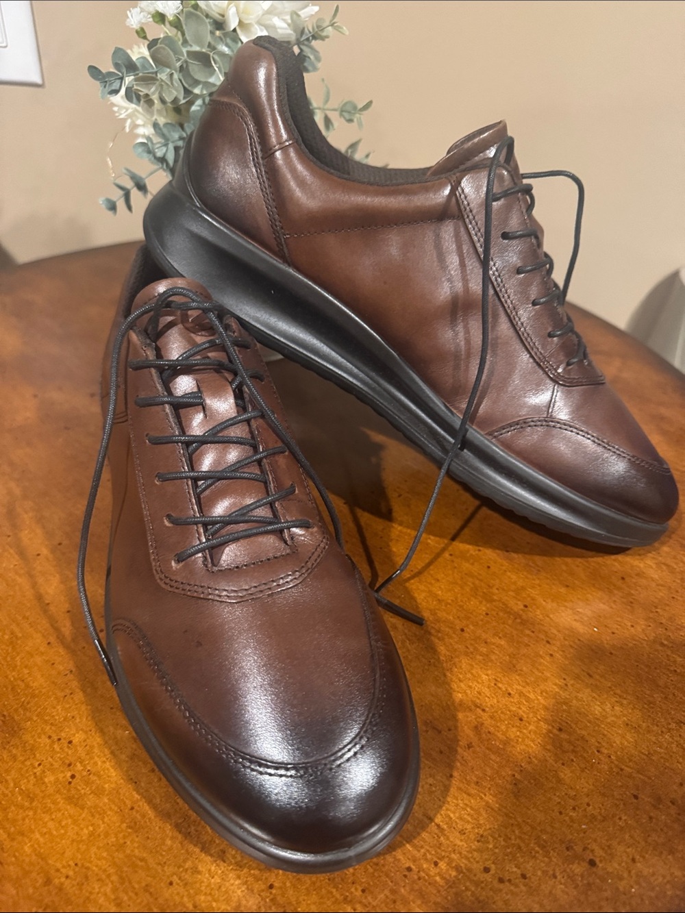 Ecco Men's Brown Leather Lace-Up Oxfords